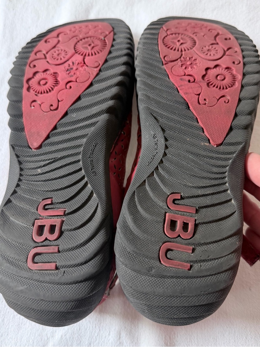 JBU Women’s Red Mary Jane “Palm” Flats Memory Foam Floral Hook & Loop 10M - Picture 5 of 8
